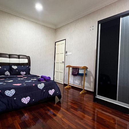 Yb Guest House 4 Bilik 5 Katil Chukai Exterior foto